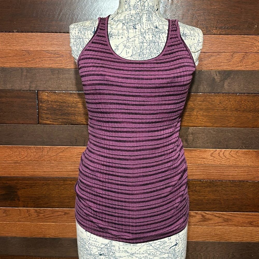 Liz Lange Maternity Stretchy Scoop Neck Purple Ribbed Tank Top